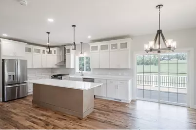 375 Fuller St, Ludlow, MA 01056 - Photo 10