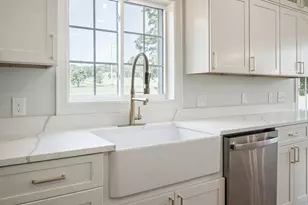 375 Fuller St, Ludlow, MA 01056 - Photo 6