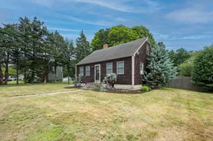 33 Dartmouth St, Fairhaven, MA 02719 - Photo 2