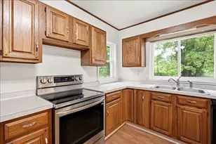 15 Walnut St, West Bridgewater, MA 02379 - Photo 12