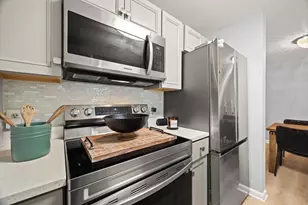 111 Carriage Ln, Taunton, MA 02780 - Photo 2