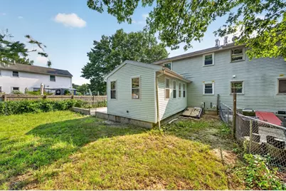 17 Pine Knoll Ln #B, Taunton, MA 02780 - Photo 10