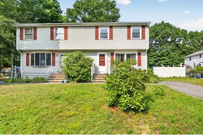 17 Pine Knoll Ln #B, Taunton, MA 02780 - Photo 2