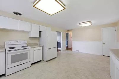 134 Bridle Path Cir, Ludlow, MA 01056 - Photo 8