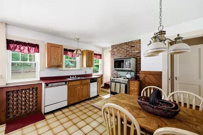 121 Farmington Ave, Longmeadow, MA 01106 - Photo 6