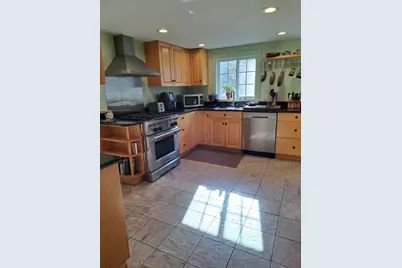 60 Irving St, Medford, MA 02155 - Photo 2