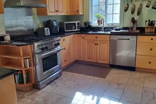 60 Irving St, Medford, MA 02155 - Photo 2