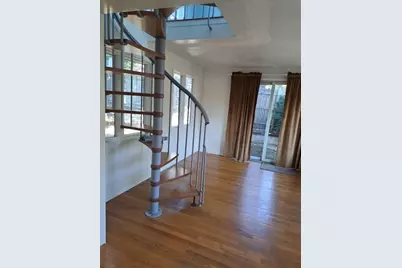 60 Irving St, Medford, MA 02155 - Photo 4