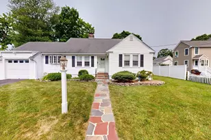 6 Maple Cir, Shrewsbury, MA 01545 - Photo 2
