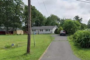 14 Oak St, Southwick, MA 01077 - Photo 1