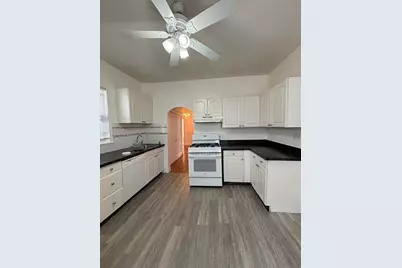 1680 N Shore Rd #2L, Revere, MA 02151 - Photo 10