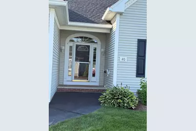 40 Holly Ln #40, Dracut, MA 01826 - Photo 2