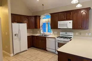 40 Holly Ln, Dracut, MA 01826 - Photo 12