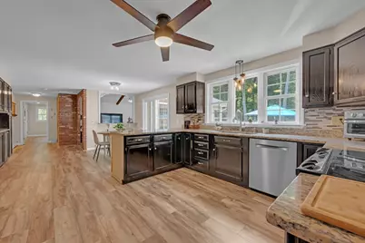 198 Meadow Wood Dr, Holden, MA 01520 - Photo 6