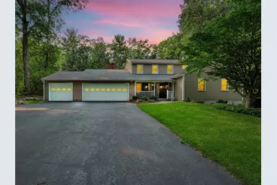 198 Meadow Wood Dr, Holden, MA 01520 - Photo 1