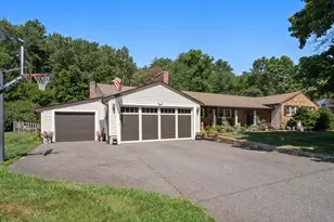 16 Burbank Ln, Lancaster, MA 01523 - Photo 2