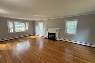 22 Arlington St, Dracut, MA 01826 - Photo 6