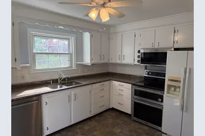 22 Arlington St, Dracut, MA 01826 - Photo 4