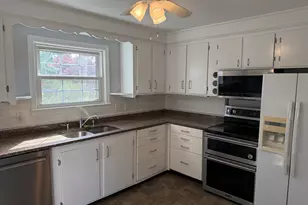 22 Arlington St, Dracut, MA 01826 - Photo 4