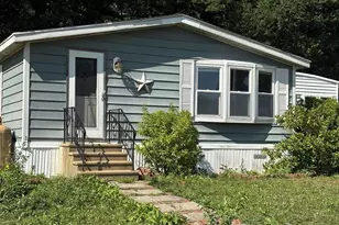 117 Vista, Sturbridge, MA 01566 - Photo 1