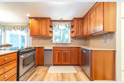 7 Bunker Cir, East Longmeadow, MA 01108 - Photo 6