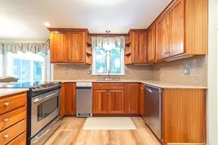 7 Bunker Cir, East Longmeadow, MA 01108 - Photo 6
