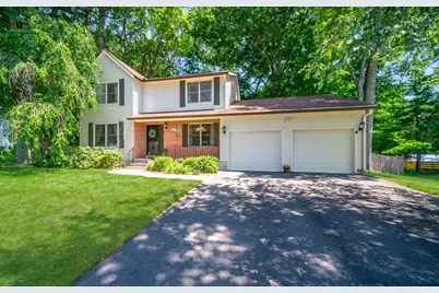 7 Bunker Cir, East Longmeadow, MA 01108 - Photo 1