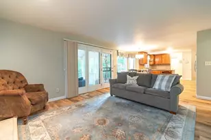 7 Bunker Cir, East Longmeadow, MA 01108 - Photo 12