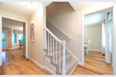 7 Bunker Cir, East Longmeadow, MA 01108 - Photo 2