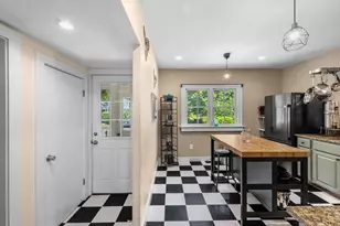 16 Budleigh Ave, Beverly, MA 01915 - Photo 10