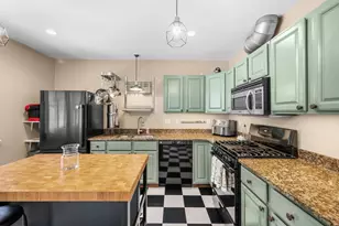 16 Budleigh Ave, Beverly, MA 01915 - Photo 12