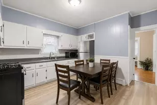 115 Thompson St, New Bedford, MA 02740 - Photo 14