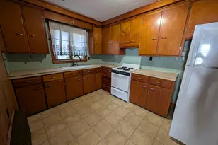 340 Fountain St, Fall River, MA 02721 - Photo 6