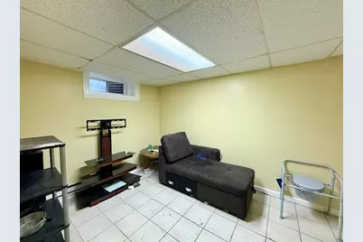 54 Ridgewood Pl, Springfield, MA 01105 - Photo 18