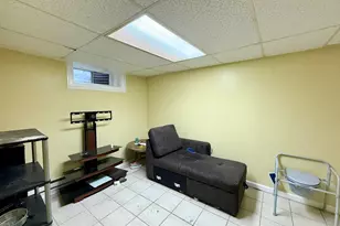 54 Ridgewood Pl, Springfield, MA 01105 - Photo 18