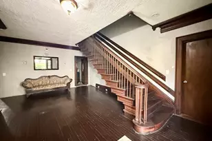 54 Ridgewood Pl, Springfield, MA 01105 - Photo 4