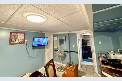 54 Ridgewood Pl, Springfield, MA 01105 - Photo 14