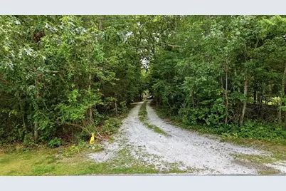 1746E Drift Rd, Westport, MA 02790 - Photo 14