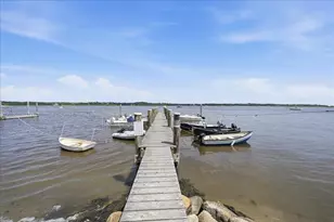 1746E Drift Rd, Westport, MA 02790 - Photo 26