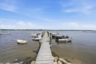1746E Drift Rd, Westport, MA 02790 - Photo 26