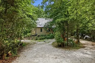 1746E Drift Rd, Westport, MA 02790 - Photo 16