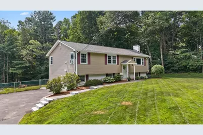22 Barnard St, Shrewsbury, MA 01545 - Photo 2
