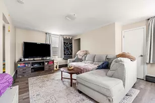 8 Saunders St, Salem, MA 01970 - Photo 8
