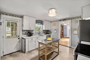 446 Plymouth St, Abington, MA 02351 - Photo 8