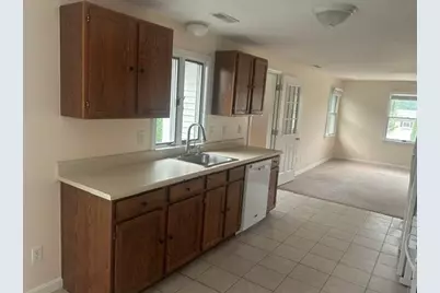 28 Farragut Street #2nd Fl., Lowell, MA 01854 - Photo 8