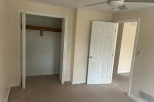 28 Farragut St, Lowell, MA 01854 - Photo 12
