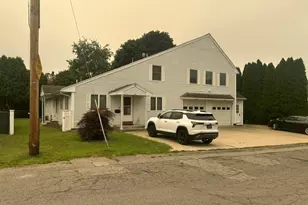 28 Farragut St, Lowell, MA 01854 - Photo 1