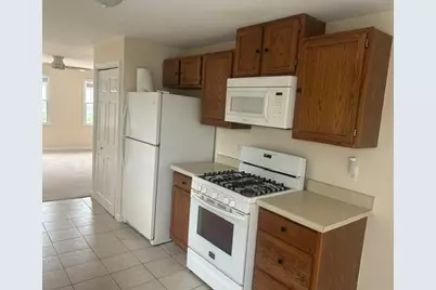 28 Farragut Street #2nd Fl., Lowell, MA 01854 - Photo 6