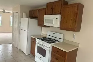 28 Farragut St, Lowell, MA 01854 - Photo 6