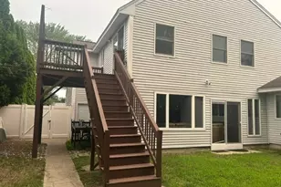 28 Farragut St, Lowell, MA 01854 - Photo 2
